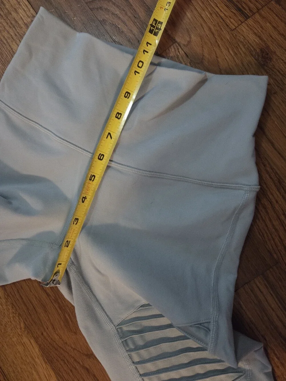Alo Yoga High-Waist Moto Leggings Size Small
